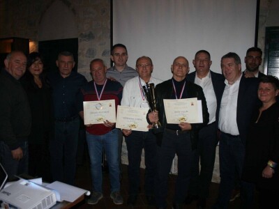 MAŠKOVIĆA HAN - Dunja i Ante Gotovina preuzeli zlatna  odličja za svoje maslinovo ulje MAŠKOVIĆA HAN - Dunja i Ante Gotovina preuzeli zlatna  odličja za svoje maslinovo ulje