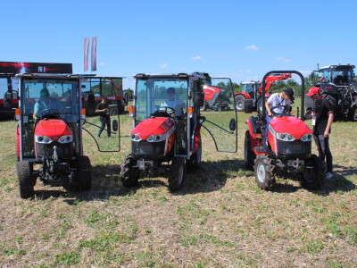 Massey Ferguson serija MF 1M