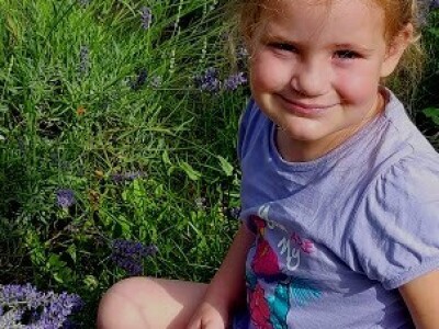 Kćer Ivane Matijević u polju lavande Mare Matijević