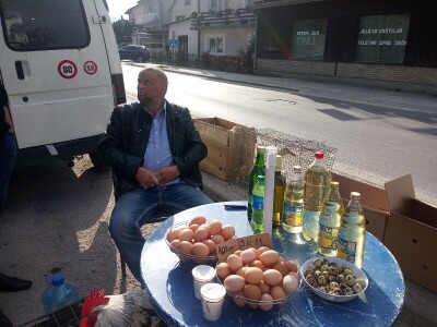 Mato Cvitić posjeduje farmu od oko petsto komada peradi