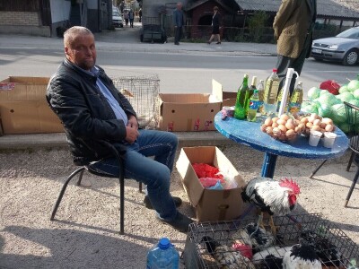 Mato Cvitić posjeduje farmu od oko petsto komada peradi