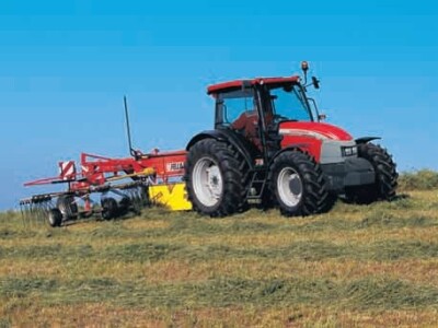 Traktor McCormick C-Max