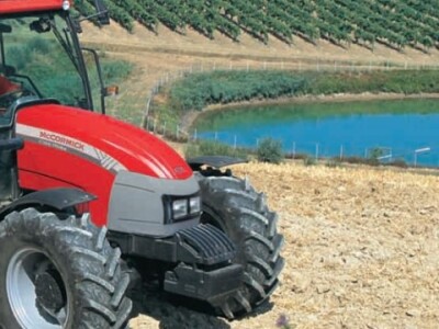 Traktor McCormick C-Max