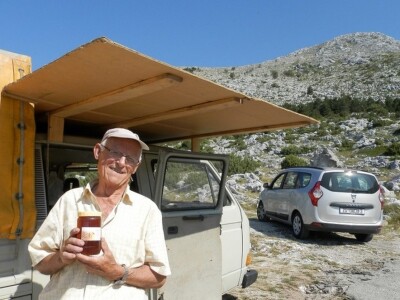 Med od kdulje na padinama Biokova