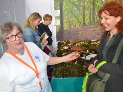 Međimurska gljivarica Ivanka Schranz neumorno objašnjava posjetiteljima edukativne izložbe razliku između jestivih i nejestivih gljiva