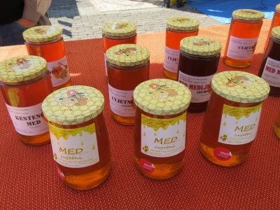 Medni doručak