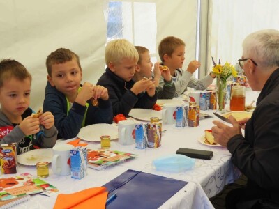 Medni doručak Medni doručak