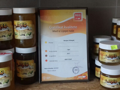 Medovi im nose certifikat "Med iz Lijepe naše" Medovi im nose certifikat "Med iz Lijepe naše"