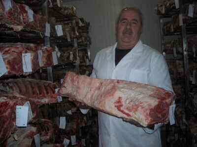 Mesara iz Jakova proizvodi juneće stareno (odležalo) meso