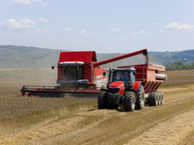 Kombajn Massey Ferguson Kombajni MF Centora