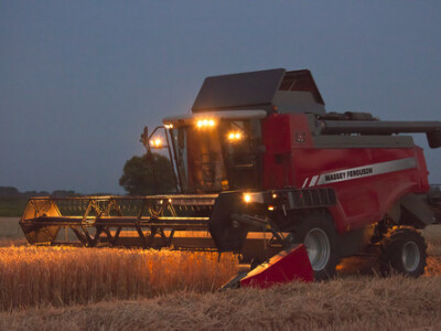Kombajn Massey Ferguson Kombajni MF Activa