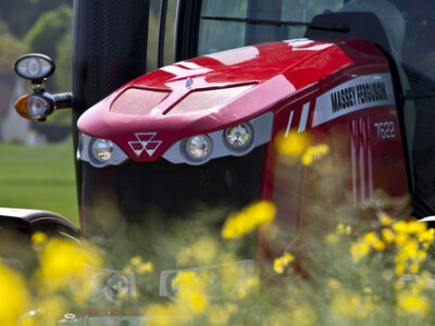 Traktor Massey Ferguson 7600