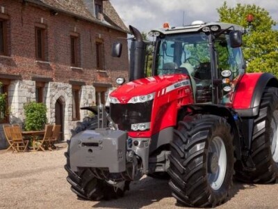 Traktor Massey Ferguson 8700