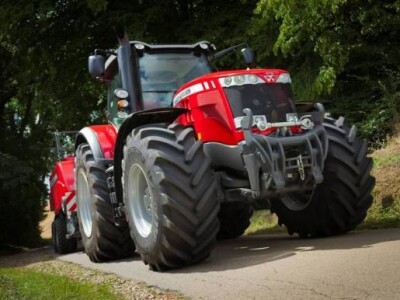Traktor Massey Ferguson 8700