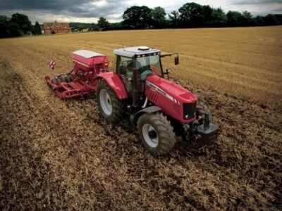 Traktor Massey Ferguson 6400