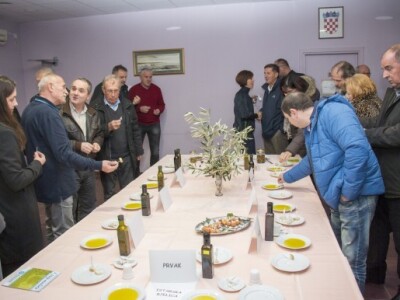 Početak manifestacije i degustacija maslinovih ulja Početak manifestacije i degustacija maslinovih ulja