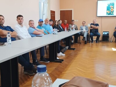 Ministar Dabro u berbi mandarina