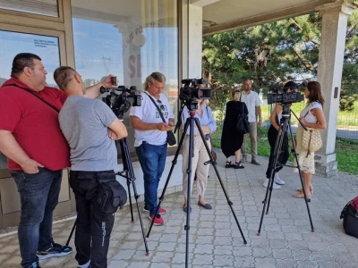 Ministar prvo nije htio na njivu, pa poslao fotke s kombajna