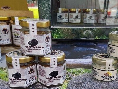 Miodrag i njegov otac Bogdan decenije gljivarstva pretvaraju u unosan biznis