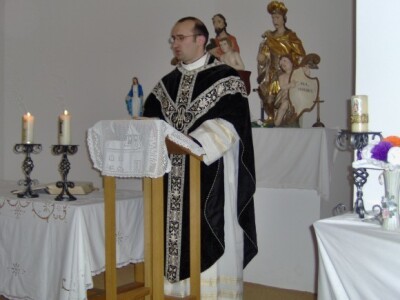 Misu zadušnicu predvodioje vlč.  Mario Križanec iz Župe Presvetoga Trojstva iz Reke