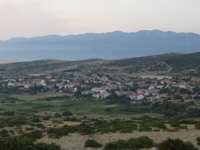 Mjesto Kolan na otoku Pagu u Zadarskoj županiji Mjesto Kolan na otoku Pagu u Zadarskoj županiji