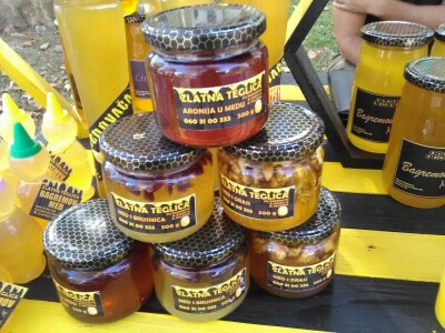 Mladi pčelar Radoslav Radanović startovao sa četiri, a danas ima 60 košnica