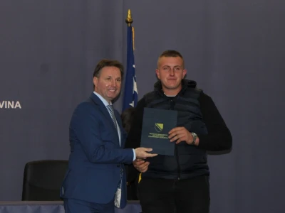 Mladi poljoprivrednici preuzeli rješenja za pokretanje poslovanja