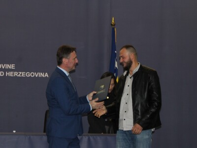 Mladi poljoprivrednici preuzeli rješenja za pokretanje poslovanja