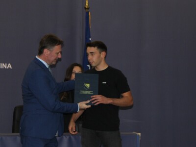 Mladi poljoprivrednici preuzeli rješenja za pokretanje poslovanja