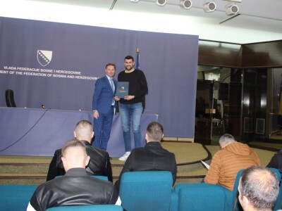 Mladi poljoprivrednici preuzeli rješenja za pokretanje poslovanja