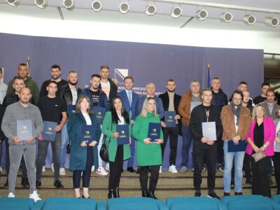 Mladi poljoprivrednici preuzeli rješenja za pokretanje poslovanja