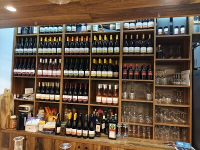 Mladi vinari i vinogradari sa otoka Visa