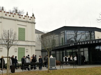 Modularni sustav fenotipizacije biljaka u Poljoprivrednom institutu u Martonvasaruu Modularni sustav fenotipizacije biljaka u Poljoprivrednom institutu u Martonvasaruu