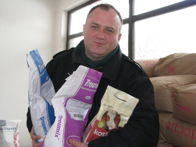 Momir Cvjetković pokazuje dodatke hrani