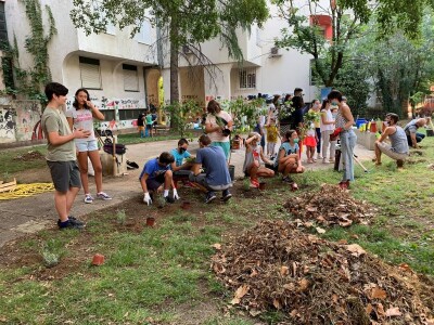 Mostarski Bulevar uljepšan jestivim gradskim dvorištem