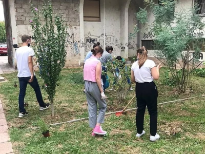 Mostarski Bulevar uljepšan jestivim gradskim dvorištem