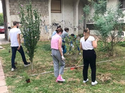 Mostarski Bulevar uljepšan jestivim gradskim dvorištem