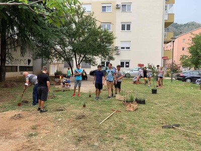 Mostarski Bulevar uljepšan jestivim gradskim dvorištem