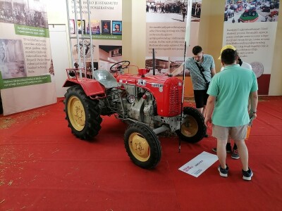 Muzejska postavka "Na korak do veka"