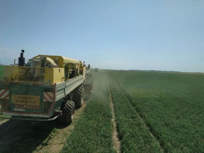 Na 12 tisuća hektara 8 radnika