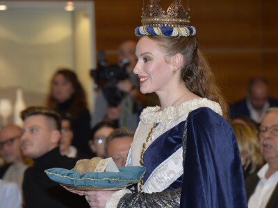 Na 24. Svjetskoj aukciji bijelog tartufa, održanoj u italijanskom mjestu Grinzane Cavour, najskuplji je bio primjerak težak 1004 g, izvještava Gambbero Rosso. Rekordni iznos od 130.000 evra je ponudio