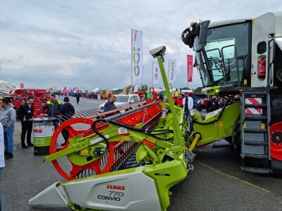 Na FarmShow premijerno prikazani Claasovi kombajni Trion 530 i 720