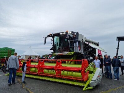 Na FarmShow premijerno prikazani Claasovi kombajni Trion 530 i 720