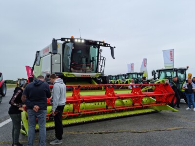 Na FarmShow premijerno prikazani Claasovi kombajni Trion 530 i 720