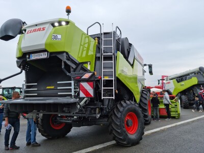 Na FarmShow premijerno prikazani Claasovi kombajni Trion 530 i 720
