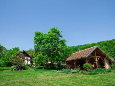 Na Okić