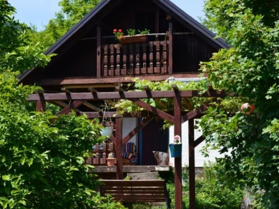 Na Okić