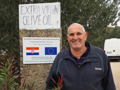 Na OPG-u Jakelića najveća radost je branje maslina