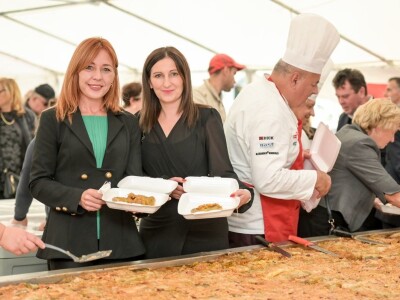 Na vidovečkoj Zeljarijadi spremljena mega sarma duga 1,5 kilometar