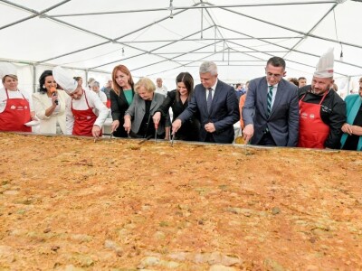 Na vidovečkoj Zeljarijadi spremljena mega sarma duga 1,5 kilometar